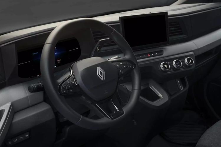 3972121 LM40 104kW 87kWh Advance Medium Roof Van Auto